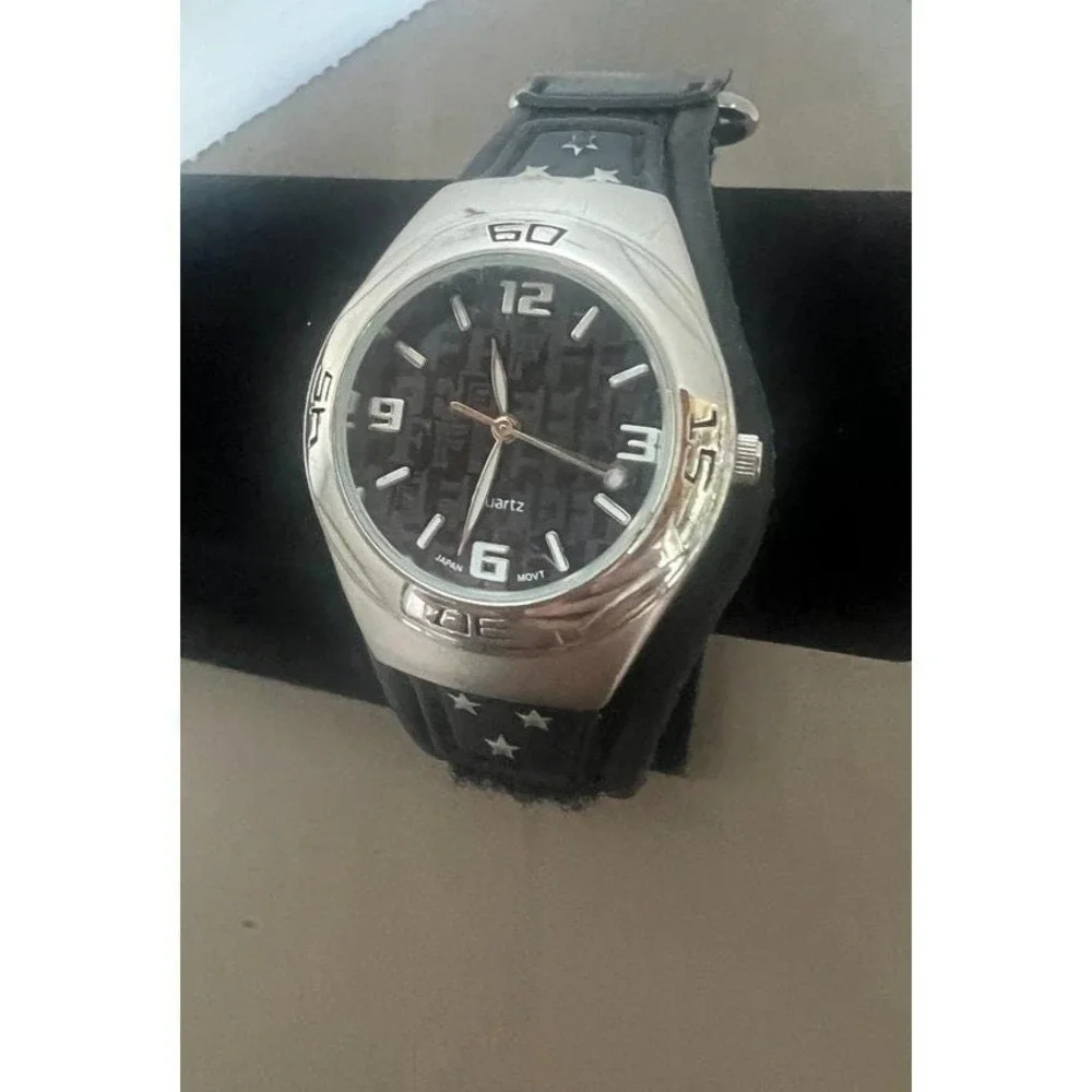 Y2K Watch Working Japan Movt Retro 2000s Star Strap Chunky Case Graphic Monogram